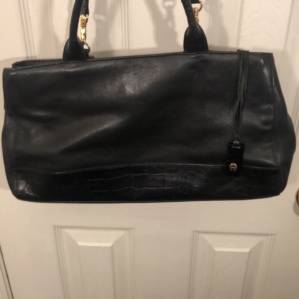 ETIENNE AIGNER VINTAGE BLACK LEATHER CROSSBODY 15" X 7" X 2 1/2" PREWORN - Picture 3 of 16